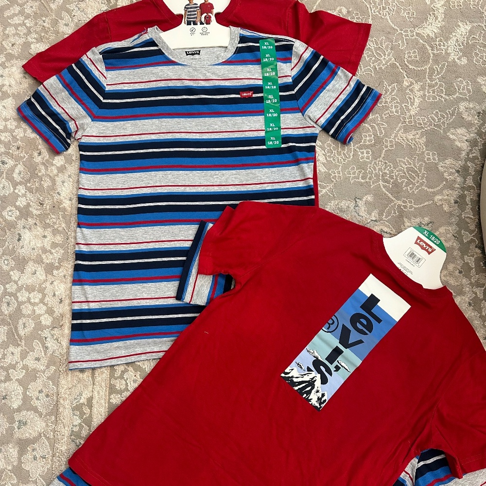 (NEW) Levi’s Tshirts (BIG BOYS/TEEN)